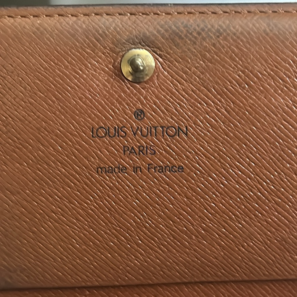Louis Vuitton Small Monogram Wallet - Picture 6 of 15